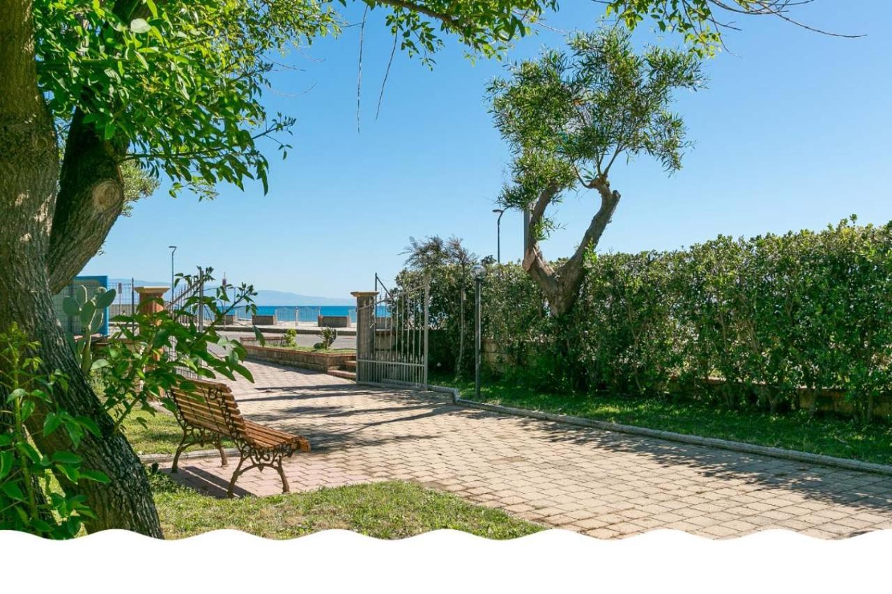 Freedom Village Soverato Marina Extérieur photo